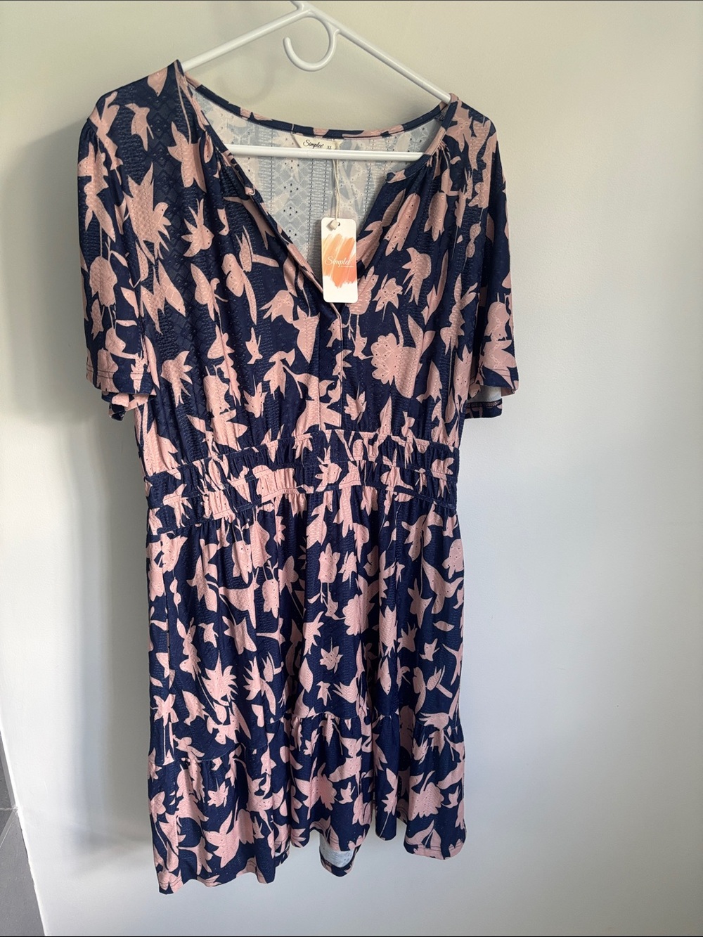NWT! Navy & Blush Floral V-Neck Short Sleeve Dress